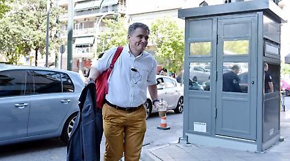 Ο Τσακαλώτος ψάχνει έσοδα 26 δισ. ευρώ ως τα Χριστούγεννα