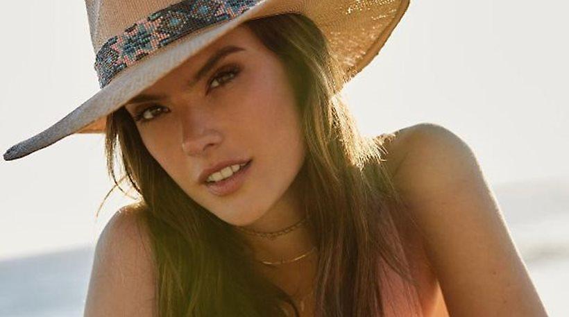 Η Alessandra Ambrosio κολάζει τον... «παράδεισο» (pics)