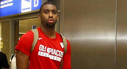 Συνάντησε τον μισό… Ολυμπιακό ο Τόμπσον στο αεροδρόμιο