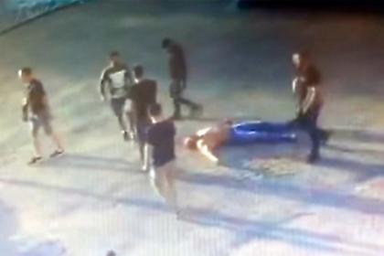 ΣΟΚ: Σκότωσαν Ρώσο αρσιβαρίστα στο ξύλο (video)