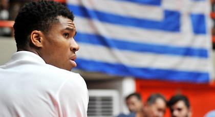 Στο ΟΑΚΑ ο Γιάννης Αντετοκούνμπο για να δει συμπαίκτες και προπονητές