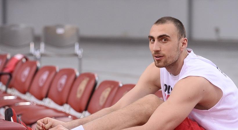 Μιλουτίνοφ: «Χαρούμενος που έμεινα στον Ολυμπιακό»