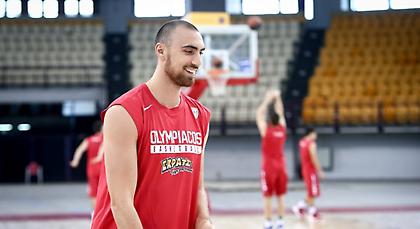 Στο ΟΑΚΑ ο Μιλουτίνοφ για να δει Σερβία