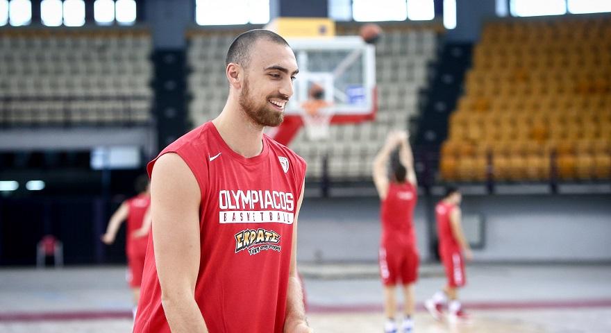 Στο ΟΑΚΑ ο Μιλουτίνοφ για να δει Σερβία