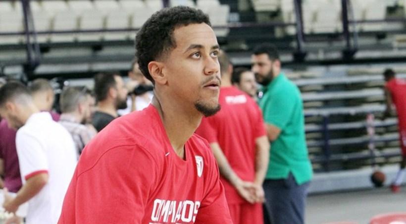 Στα εκδοτήρια του ΣΕΦ για τα διαρκείας ο Ρόμπερτς