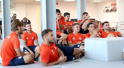 Έτσι είδαν την κλήρωση οι παίκτες του Ολυμπιακού! (pics)