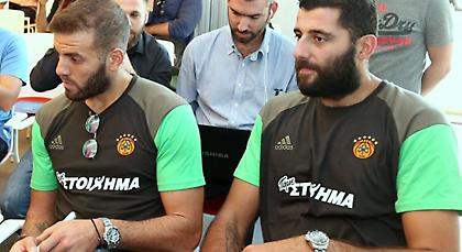 Μπουνιές μεταξύ Μπουρούση και Παππά στο ξενοδοχείο!