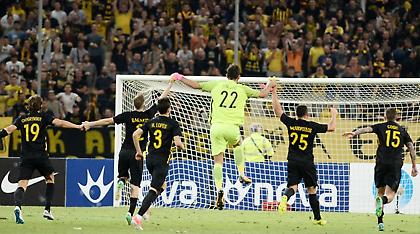 Η ΑΕΚ έσπασε την κατάρα της Μπριζ