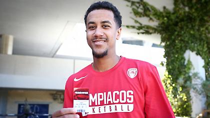 Πούλησε… διαρκείας ο Ρόμπερτς (pics)