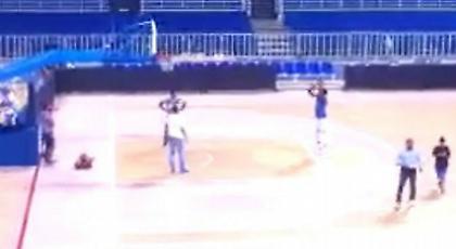 VIDEO: Έμεινε στο παρκέ για προπόνηση στις βολές ο Θανάσης Αντετοκούνμπο