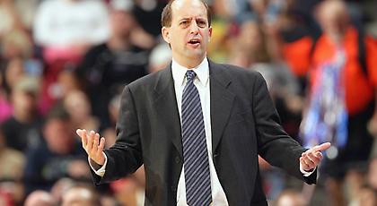 Ο Τζεφ Βαν Γκάντι βλέπει… εφιάλτες με τον Εστέμπαν Μπατίστα