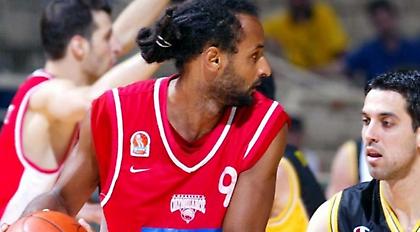 Ευχές Ολυμπιακού σε Παπαμακάριο και Ρισασέ (pics)