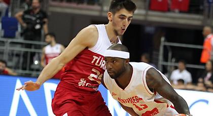 Ο Τάνιεβιτς έστειλε τον Ράις στα αποδυτήρια!