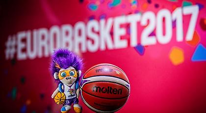 Δεν παίζει μόνο η Εθνική