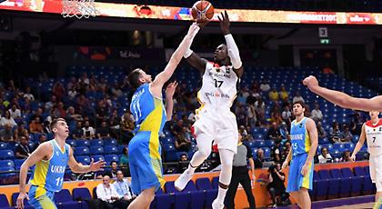 Άρχισε τα… μαγικά ο Σρέντερ και τις νίκες η Γερμανία