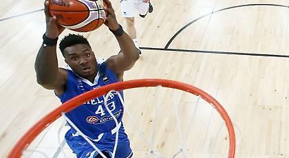 Τα highlights της Εθνικής και οι πτήσεις του Θανάση (video)