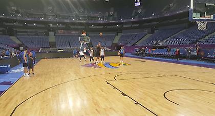 Ο Μπουρούσης το έβαλε από το κέντρο και κέρδισε το στοίχημα (video)