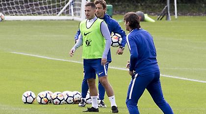 Αζάρ: «Μπορεί να με κλωτσήσουν οι Έλληνες»!