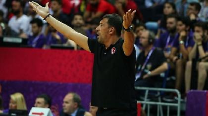 «Κράξιμο» Σαρίτσα σε διαιτητή του Τουρκία-Ρωσία