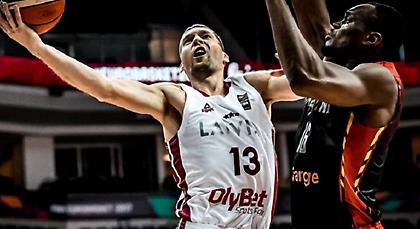 Στρέλνιεκς κερνούσε, Λετονία… έπινε!