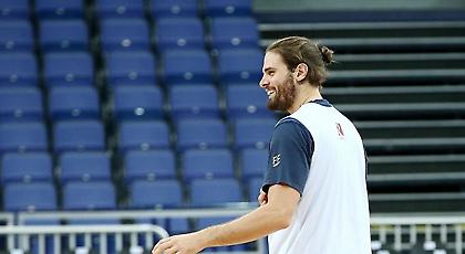 Μπόγρης: «Να βάλουμε τον κώλο μας κάτω και να παίξουμε άμυνα»