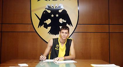 Πήρε τον ταλαντούχο Πράπα η ΑΕΚ