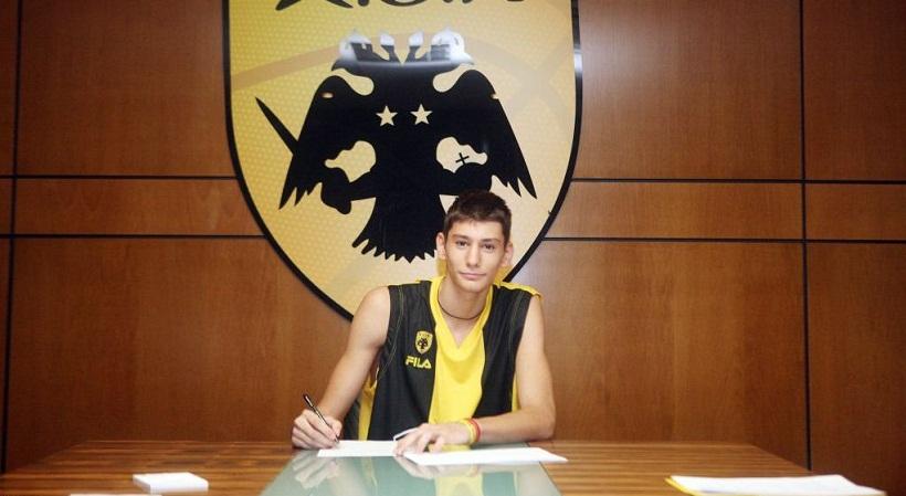 Πήρε τον ταλαντούχο Πράπα η ΑΕΚ