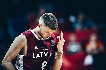 Ντάβις Μπέρτανς: Μπήκε σε ένα πολύ κλειστό «τρίποντο» κλαμπ