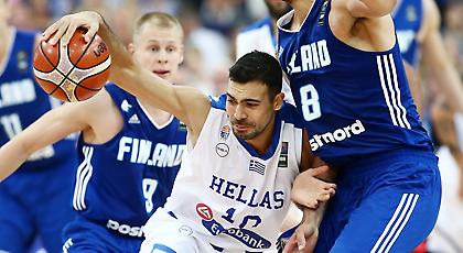 Σλούκας: «Πρέπει να κλείσουμε τα αυτιά μας»