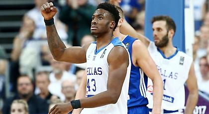 Αντετοκούνμπο: «Στην Εθνική αυτοί που θέλουν να παίζουν με την ψυχή τους» (video)