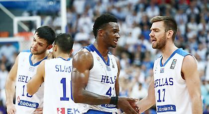 Αντετοκούνμπο: «Δεν ήθελα να στοχοποιήσω κάποιον συμπαίκτη μου. Παθιασμένα στον τελικό με Πολωνία»