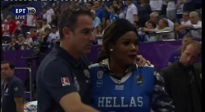 Η λαχτάρα της μητέρας του Αντετοκούνμπο στο άσχημο πέσιμο του Θανάση (video)