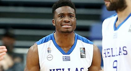 Η «πτήση» του Θανάση και η διπλή τάπα του Ντατόμε στον Πατσούλια στο Top5 (video)