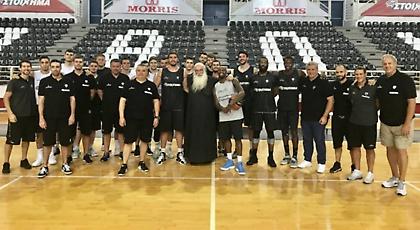 Αγιασμός πριν την  προπόνηση στον ΠΑΟΚ