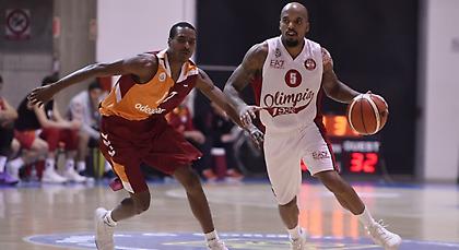 Νίκησε τη Γαλατά η Αρμάνι