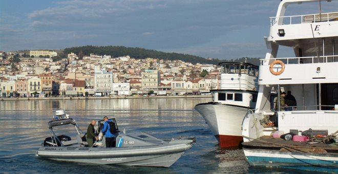 Φωτιά σε τουριστικό σκάφος - Σώοι οι επιβαίνοντες