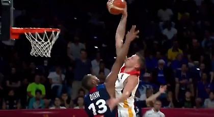 Το απίθανο κάρφωμα που έκανε και… έφαγε ο Τάις (video)