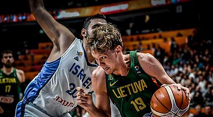 Ντύθηκε και παίζει (;) ο Κουζμίνσκας