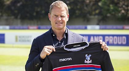 Σαν άλλος… Λούκι Λουκ ο Φρανκ Ντε Μπουρ!