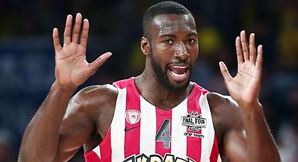 «Τον Νοέμβρη θα παίξει με την Αρμάνι ο Γιανγκ»