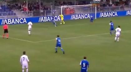 Φανταστική ντρίπλα αλά Ζινεντίν Ζιντάν από τον γιο του που είναι τερματοφύλακας (video)