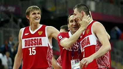 Παρέα στο γήπεδο Κιριλένκο, Μπλατ και Βατούτιν (pic)