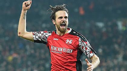 Και ντέρμπι πήρε και έπιασε κορυφή το Αννόβερο