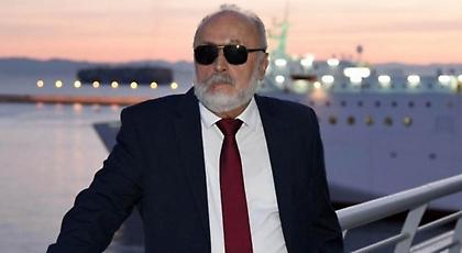 Παραιτήσου άνθρωπέ μου, απλά πήγαινε σπίτι σου...