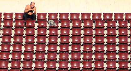 Εμάς που βλέπουμε Super League να μας αγαπάτε λίγο περισσότερο