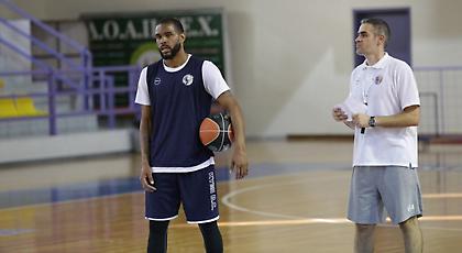 Μπήκε και ο Εντουαρντς στην Κύμη