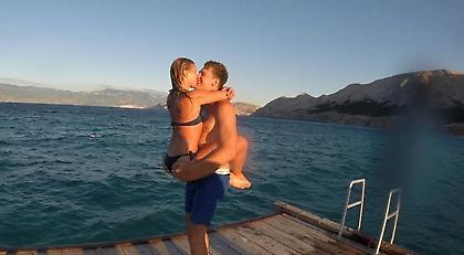 Το κορίτσι του Ντόντσιτς δεν κρύβει τον έρωτά τους (pic)