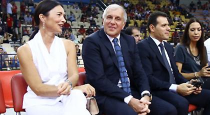 Γιούχα 6.500 οπαδών στους 30 ανεγκέφαλους που αποδοκίμασαν τον Ομπράντοβιτς