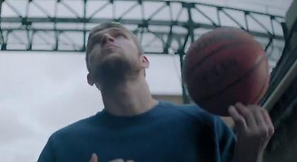 Η εξαιρετική διαφήμιση του Βεζένκοφ για την ACB (video)