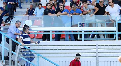 Επιτέθηκαν στον πρόεδρο του Αχαρναϊκού στα Χανιά! (pics)